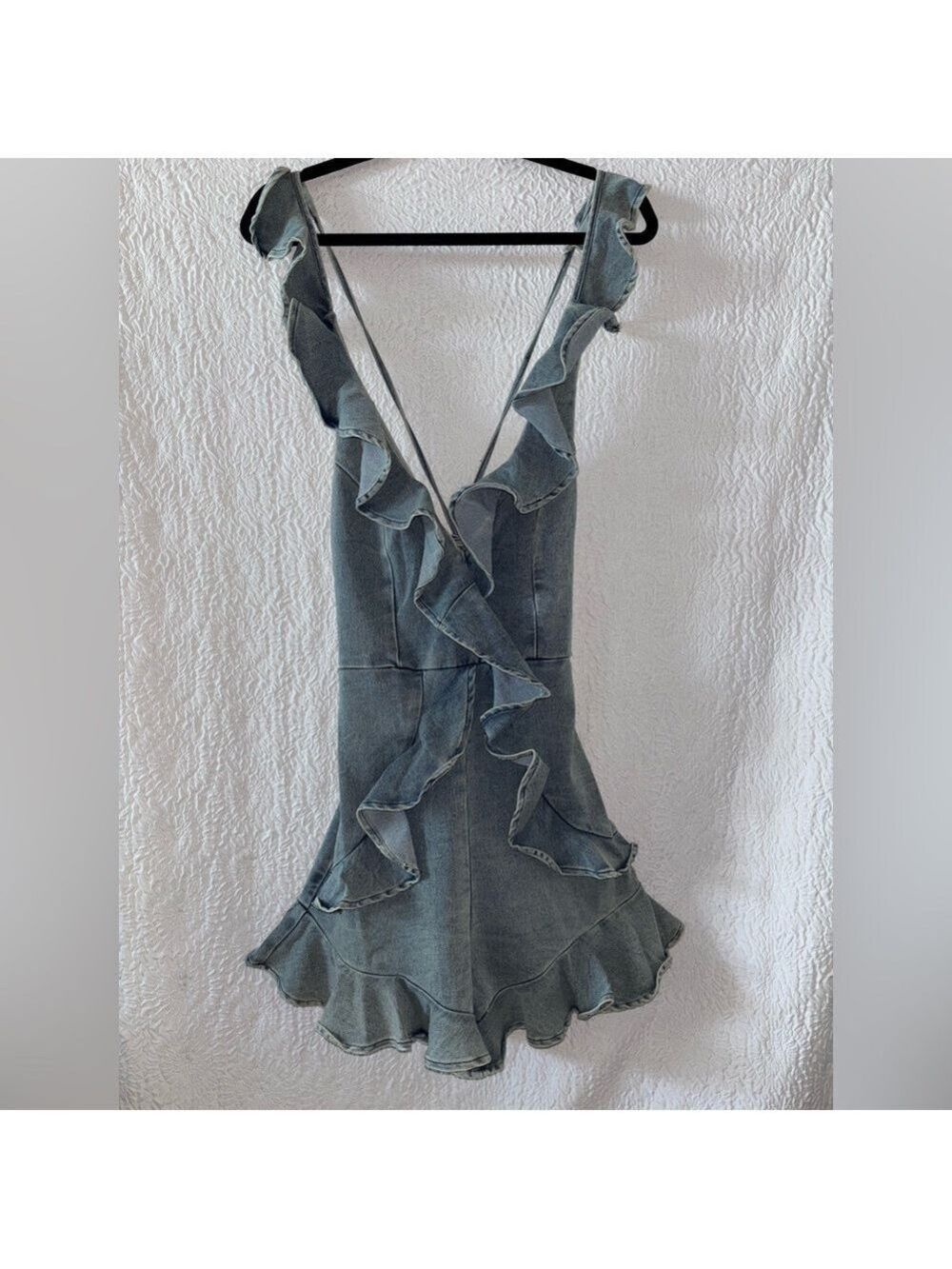 Rosevelvet Sleeveless Crossback V-Neck Ruffle Romper